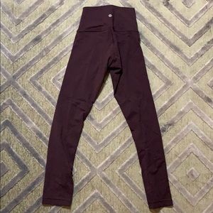 Lululemon wunder under 7/8. Maroon. Sz 2.
